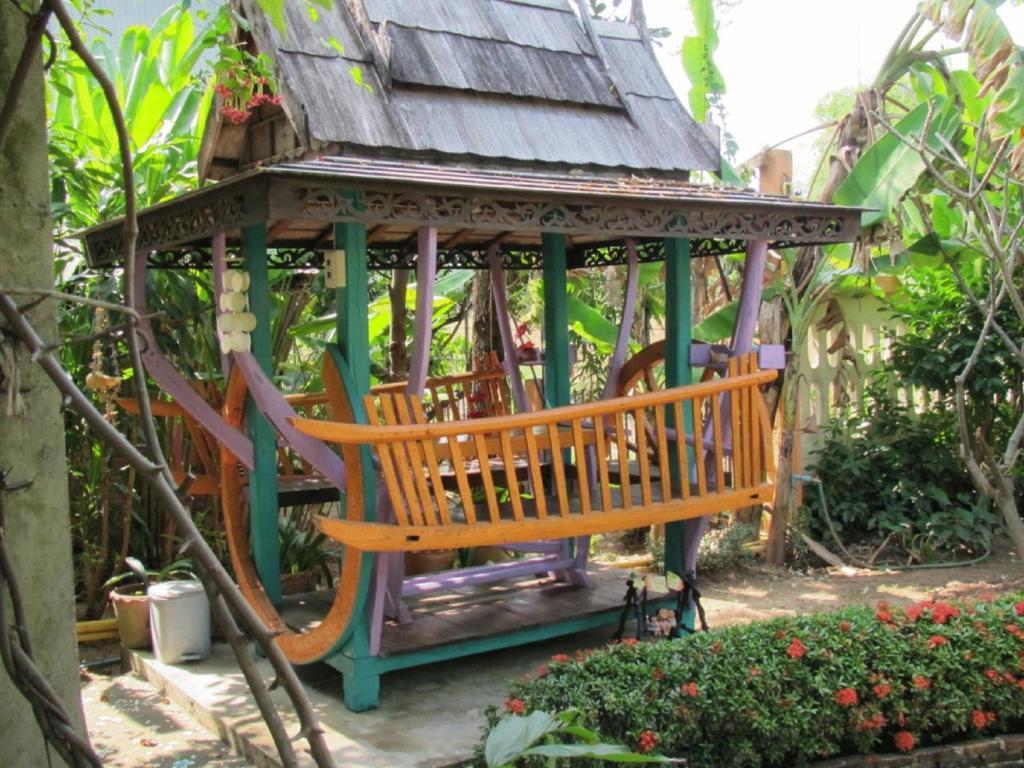 Orchid Hibiscus Guest House Сукотай Екстериор снимка